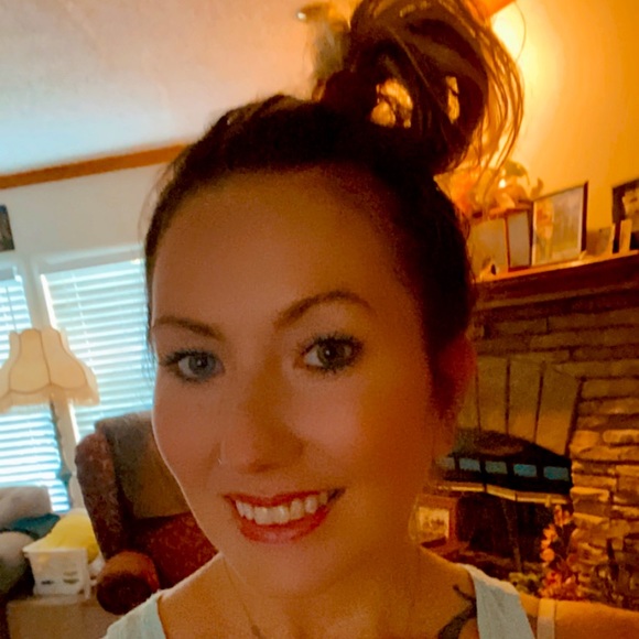 Meet your Posher, Ashley! - Picture 2 of 16